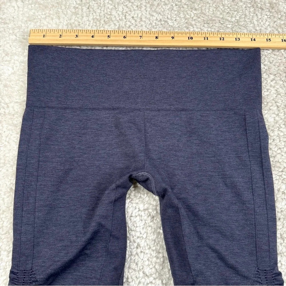 Lululemon In The Flow Crop. Ruched Cinched Legs. Heathered Deep Navy. Size 8 - Picture 9 of 12